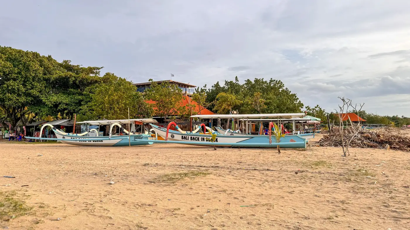 Illustrative photo: traditional boats on a sandy beach